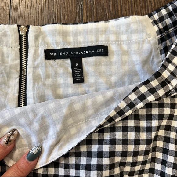 White House Black Market Black and White Of The Shoulder Gingham Blouse SZ SM - Picture 4 of 7